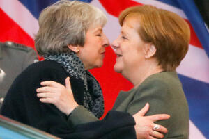 Mej i Merkel za organizovan izlazak Velike Britanije iz EU:...