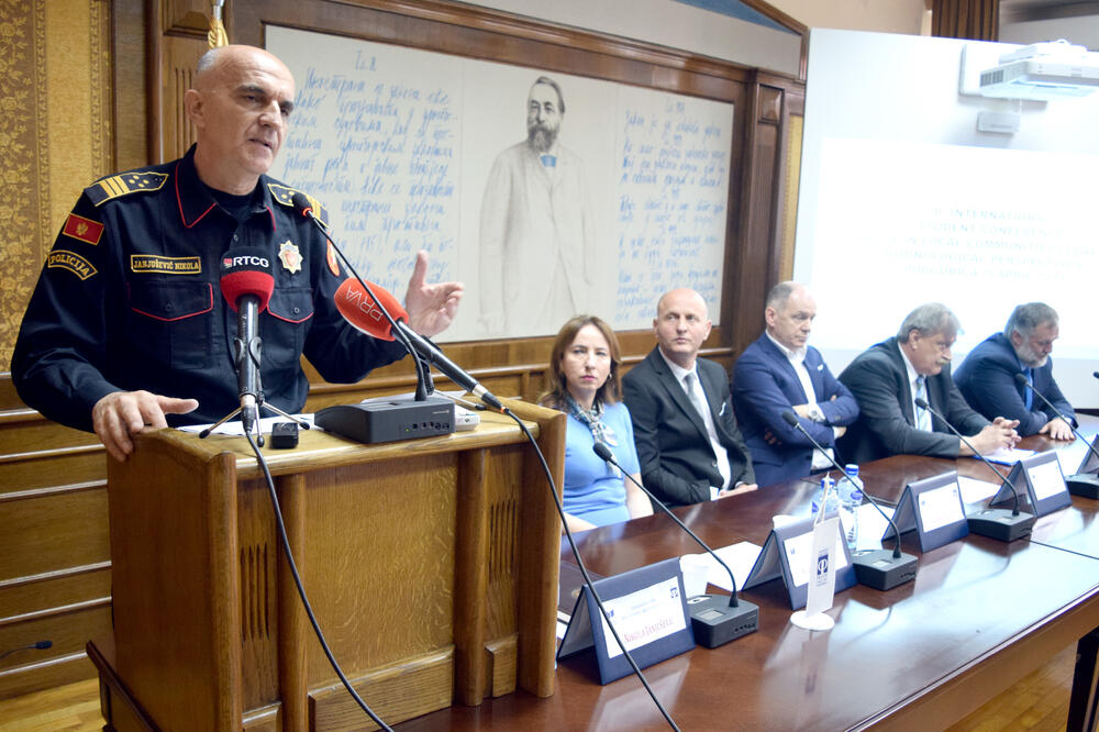 Uprava policije ne može sama riješiti probleme u lokalnoj zajednici, Foto: Zoran Đurić