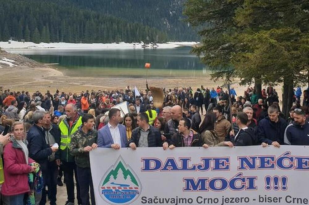Sa protestnog okupljanja kod Crnog jezera, Foto: Srdan Kosović