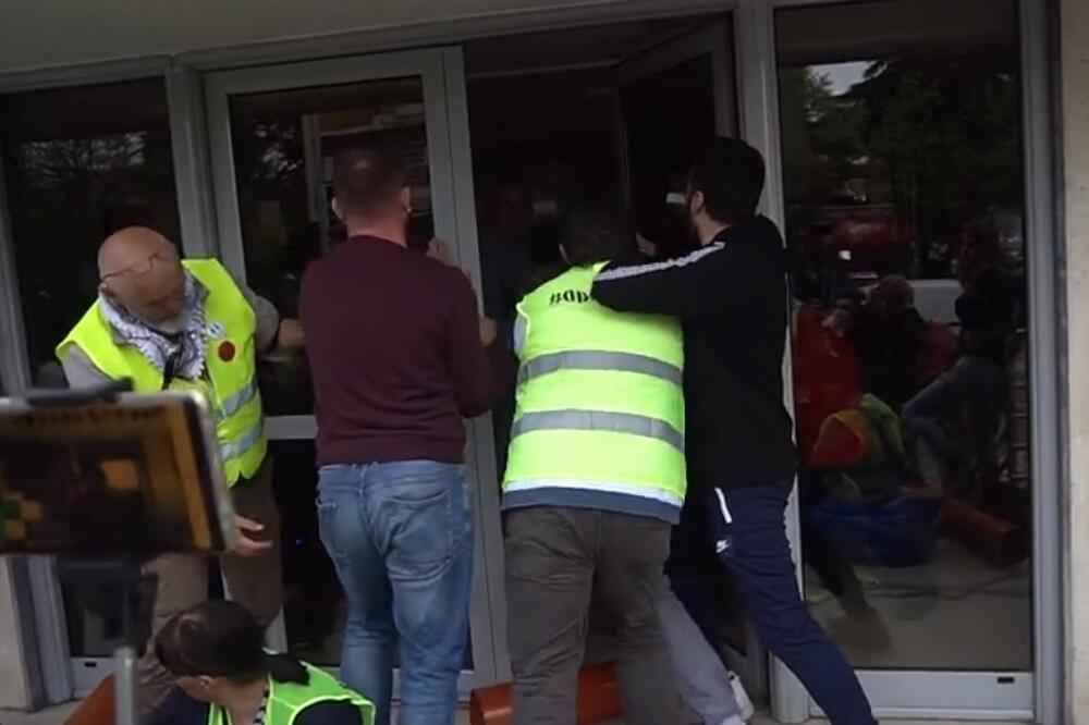 Danas ispred CEDIS-a