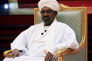 Sudanski zvaničnici: Vojska primorala predsjednika Bašira da se...