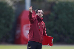 London u fokusu, španski derbi, Jović napada svoje "orlove"