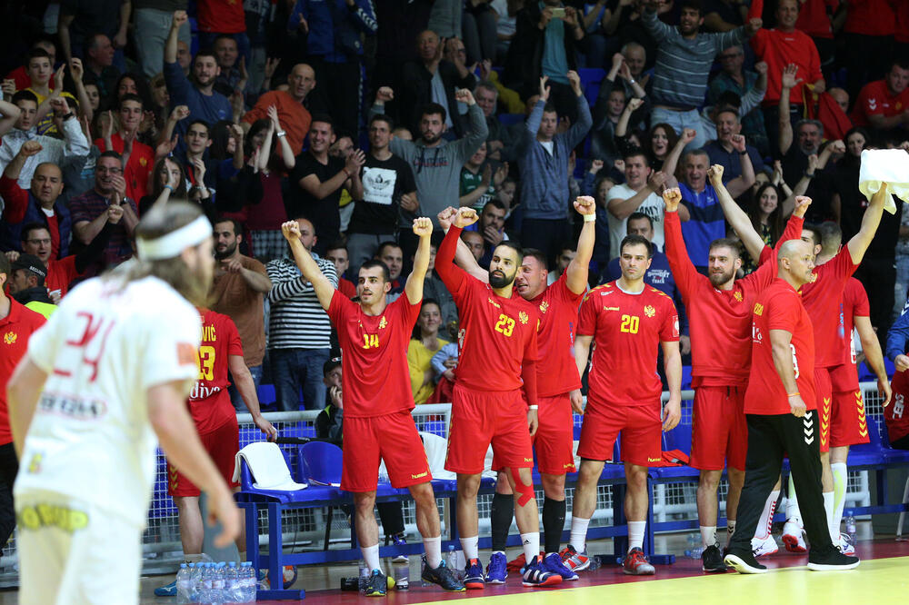 Crnogorski rukometaši slave gol protiv Danske, Foto: Filip Roganović