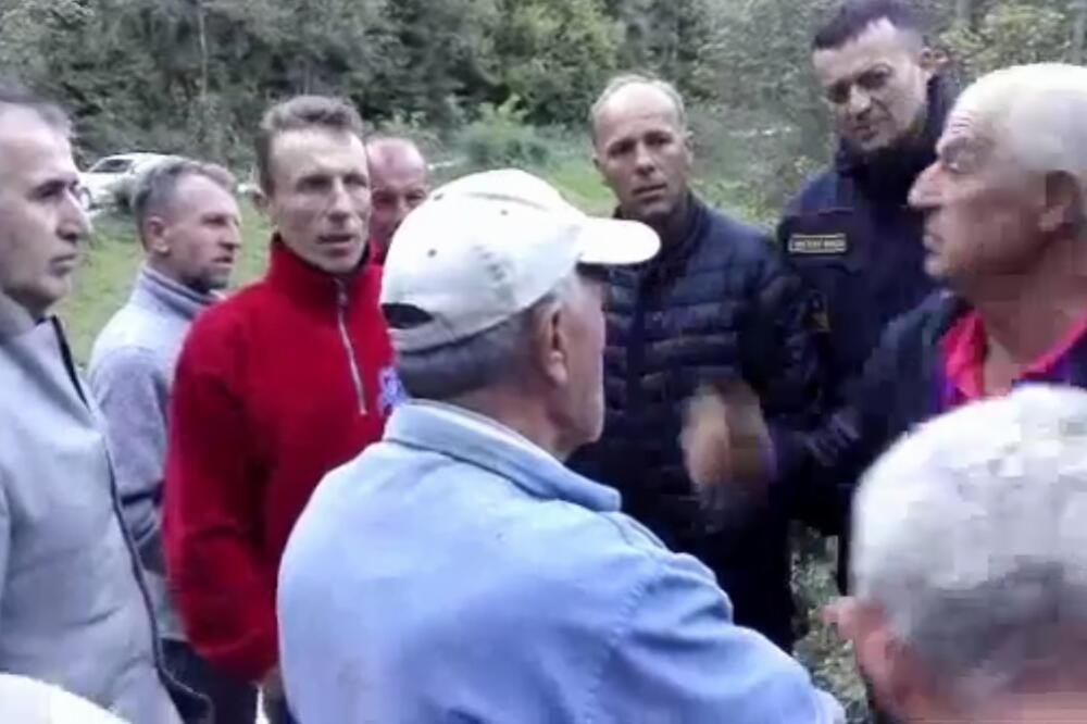 “Ministarstvo ponovo da odluči o dozvoli”: Burić sa mještanima Plava, Foto: Sjever.cg