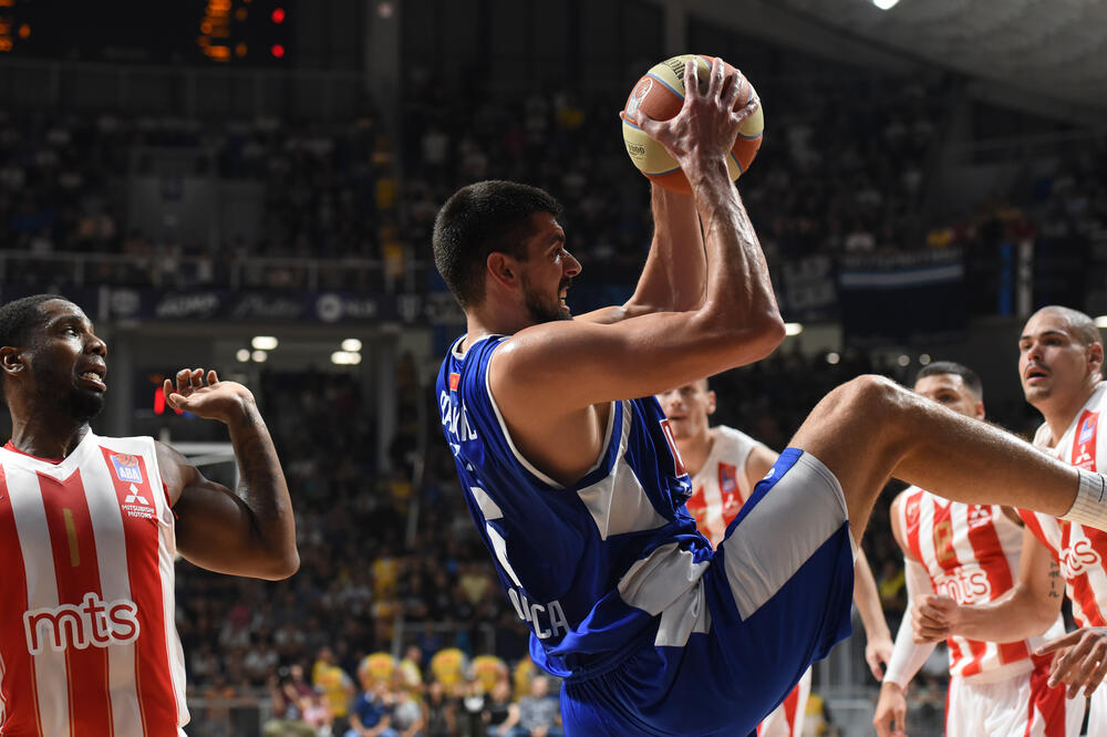 "Sada smo drugačiji tim nego na prethodna tri meča": Filip Barović na utakmici sa Crvenom zvezdom u "Morači", Foto: Savo Prelević