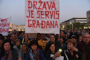 Protest u Crnoj Gori se nastavlja