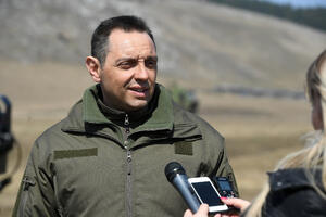 Vulin nakon sastanka sa Vučićem: Na sugestiju vrhovnog komandanta...