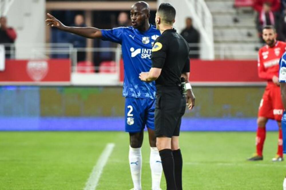 Princ Guano na meču sa Dižonom