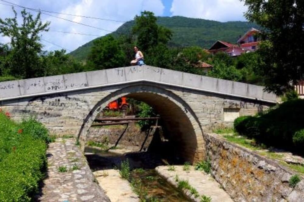 Beli (Ljubavni) most u Vranju