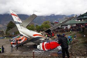 Sudar aviona i helikoptera u Nepalu, tri osobe stradale