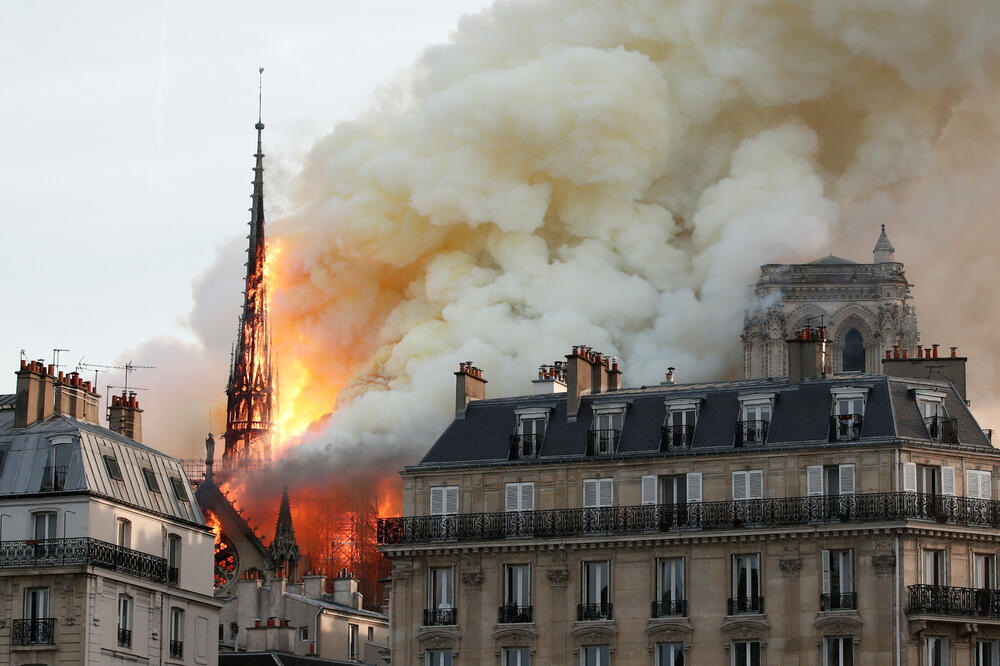 Toranj Notr Dama u plamenu, Foto: Reuters