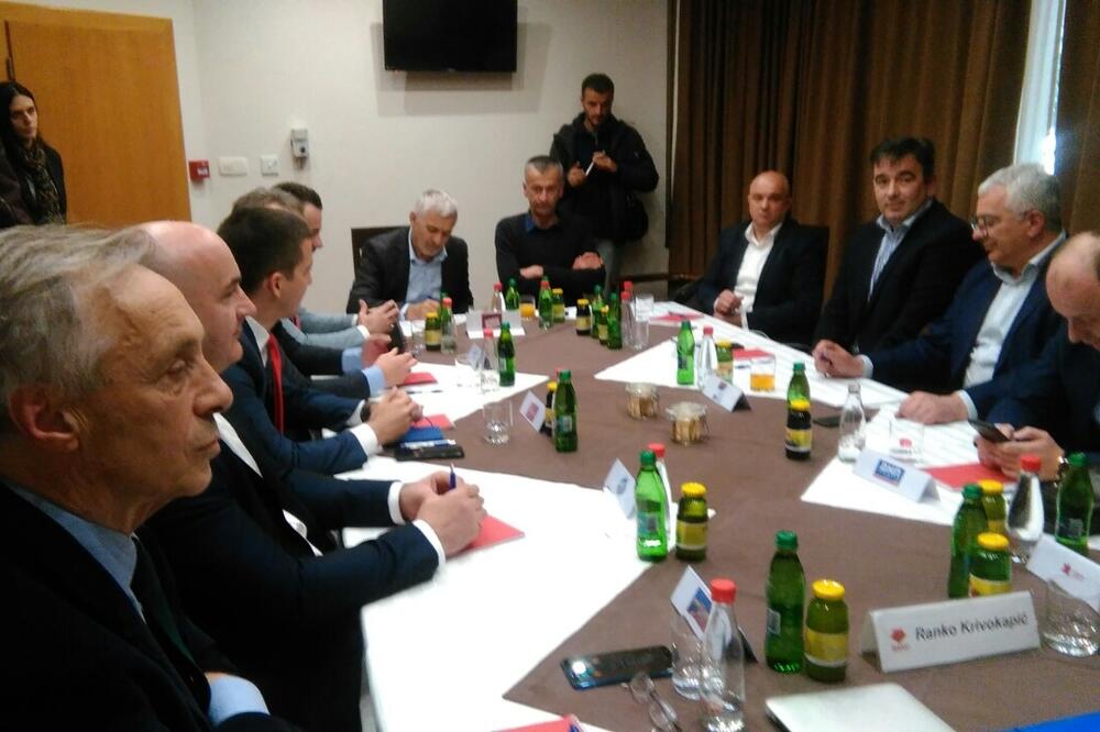 Sastanak lidera i organizatora protesta, Foto: Svetlana Mandić