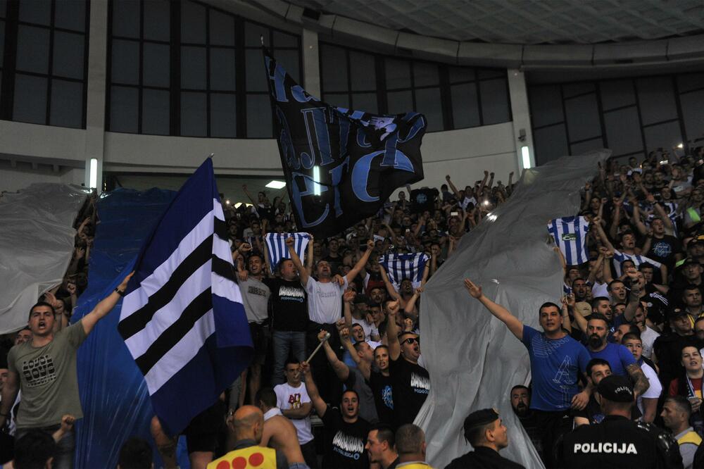 Navijači Budućnosti, Foto: SAVO PRELEVIĆ