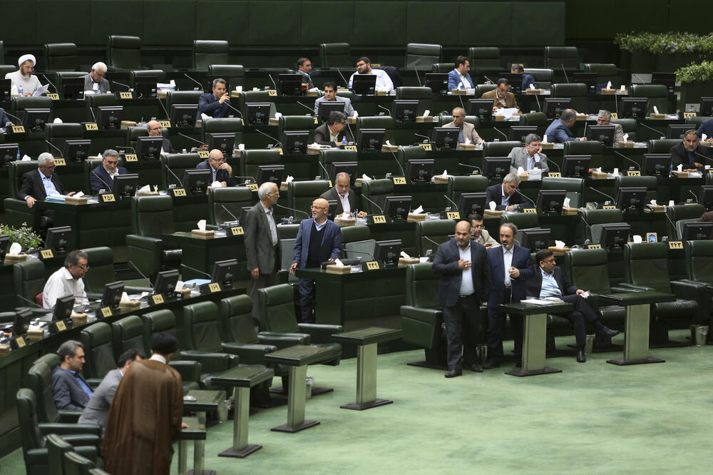 Detalj iz iranskog parlamenta, Foto: BETA/AP