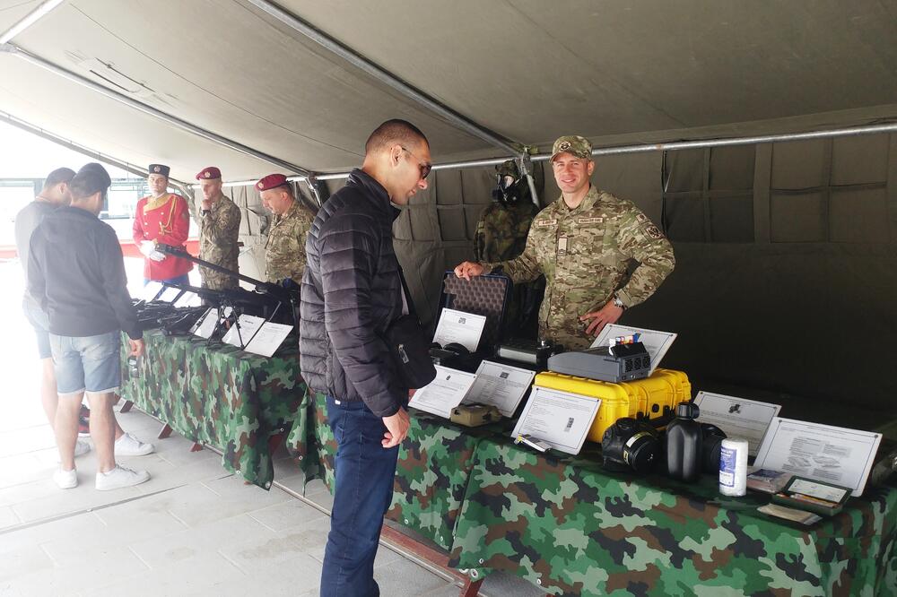 Sa izložbe dijela naoružanja i vojne opreme jedinica VCG, Foto: Siniša Luković