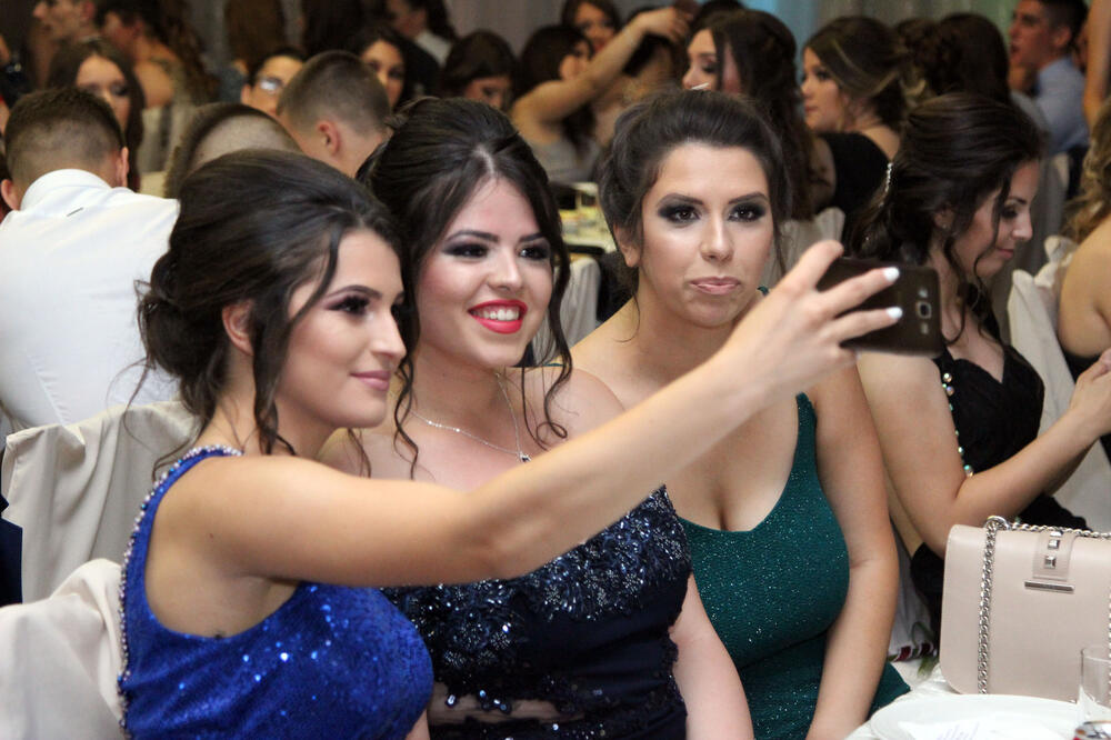 Matursko veče Ekonomske škole, Foto: Filip Roganović