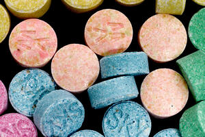 Japan: Profesor naučio učenike kako da prave tablete ekstazija