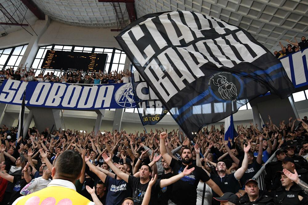 Navijači Budućnosti, Foto: Savo PRELEVIĆ