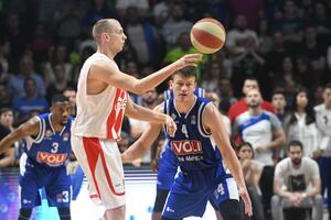 Budućnost Voli: Ispražnjen parket i prva dva reda na tribinama,...