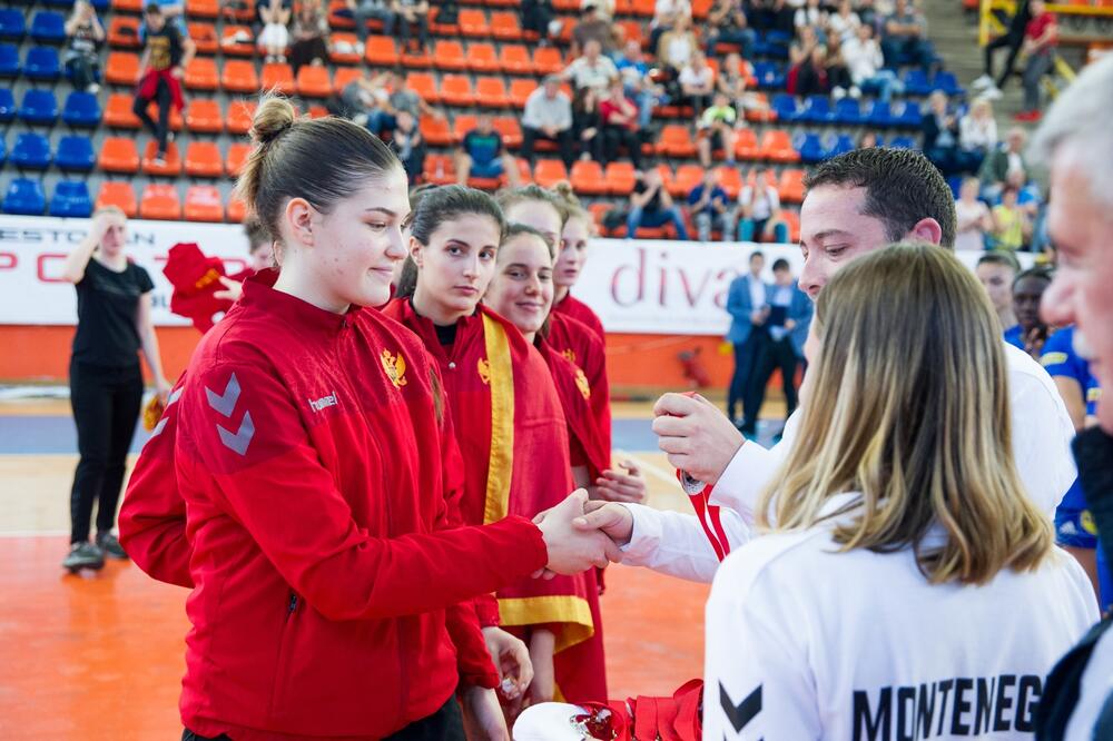 Kadetkinje Crne Gore (Foto: Stefan Ivanović/RSCG)