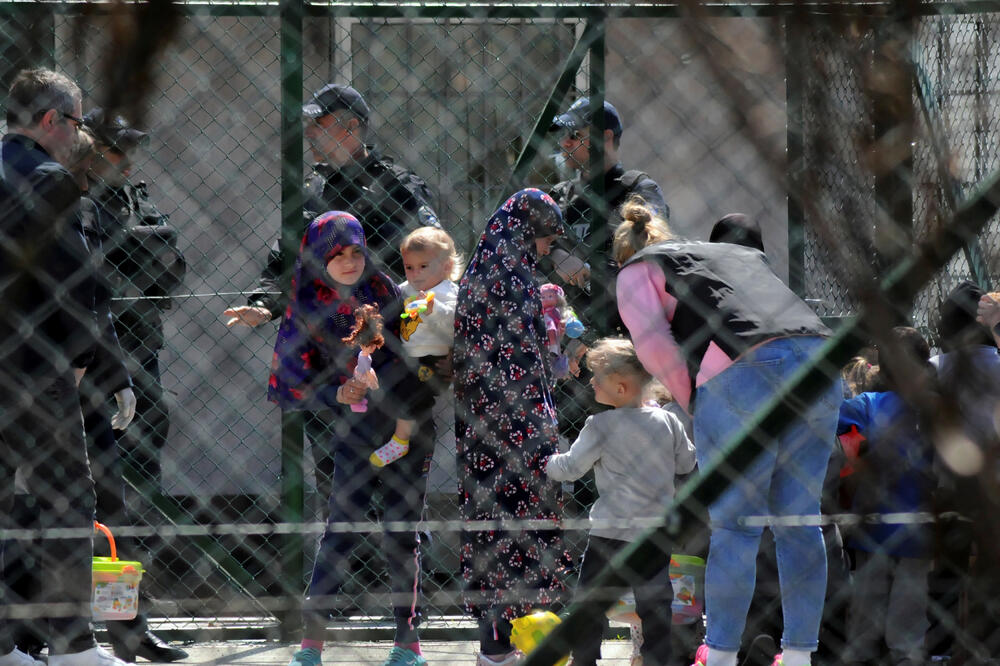 Povratnici iz Sirije u centru za azil u Prištini, Foto: Reuters