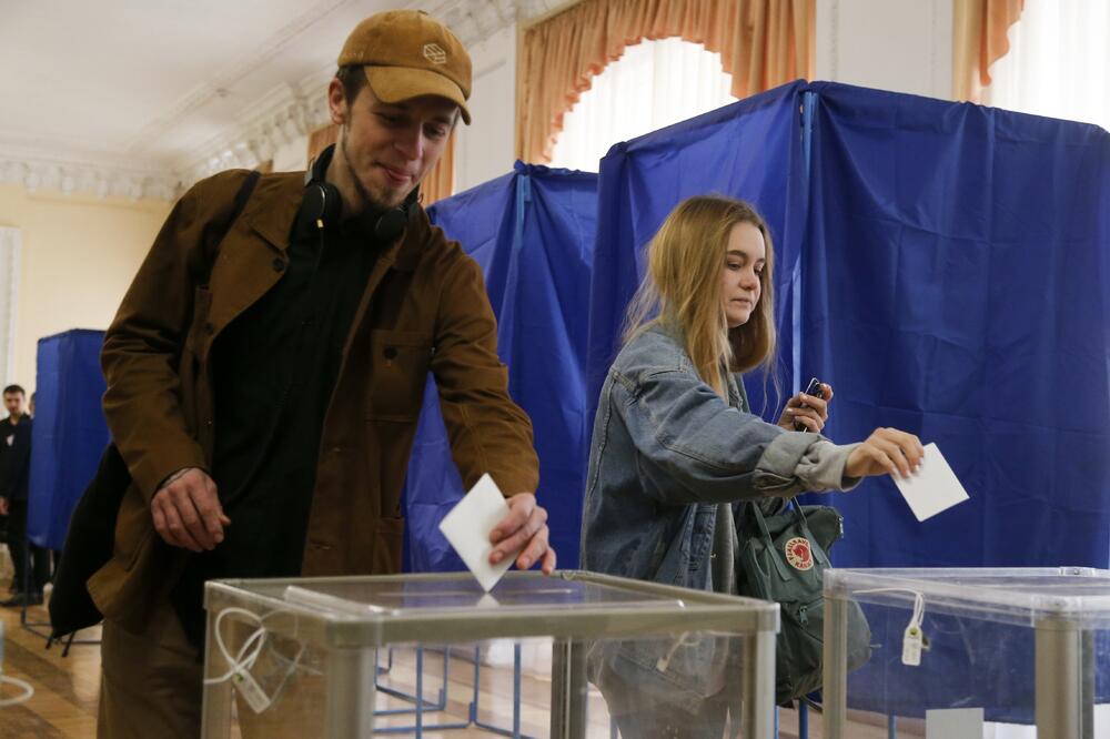 Sa glasanja, Foto: Efrem Lukatsky/AP