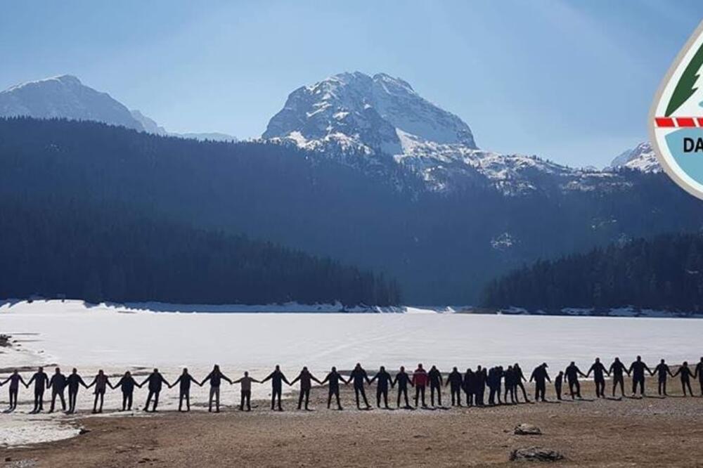Dalje nećeš moći: Sa nedavnog protesta za zaštitu Crnog jezera i okoline, Foto: Facebook