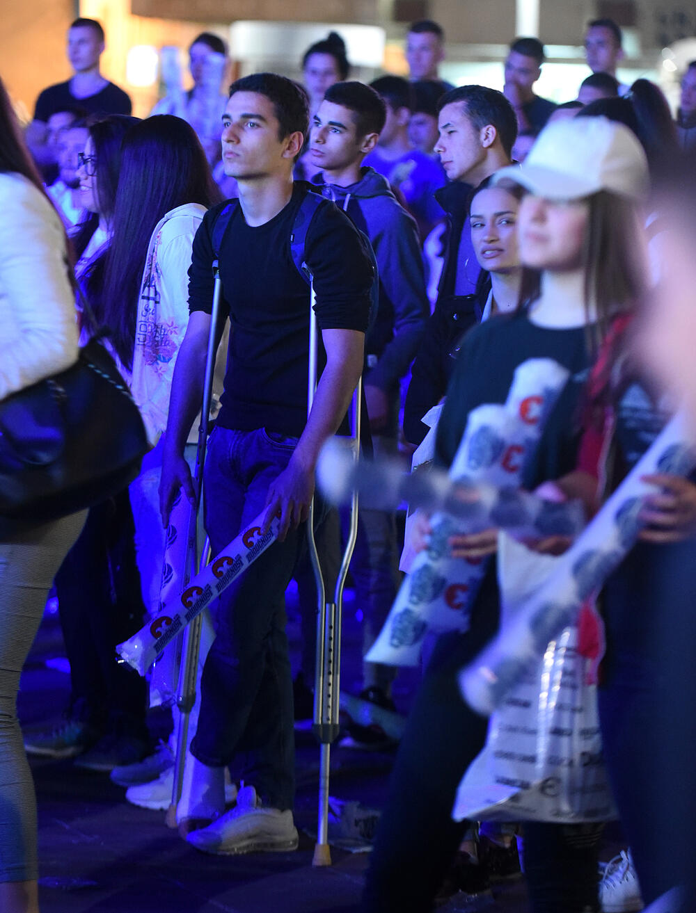 Navijači Budućnosti, gledanje utakmice na Trgu nezavisnosti