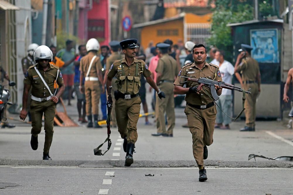 Policija Šri Lanke na ulicama Kolomba, Foto: Reuters