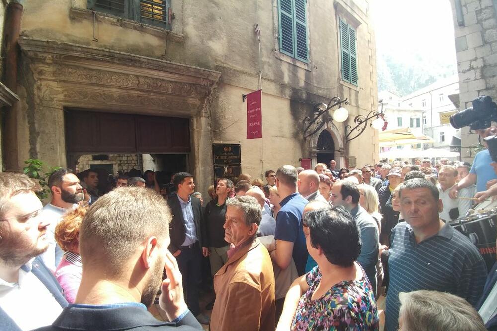 Sa protesta u Kotoru, Foto: Siniša Luković