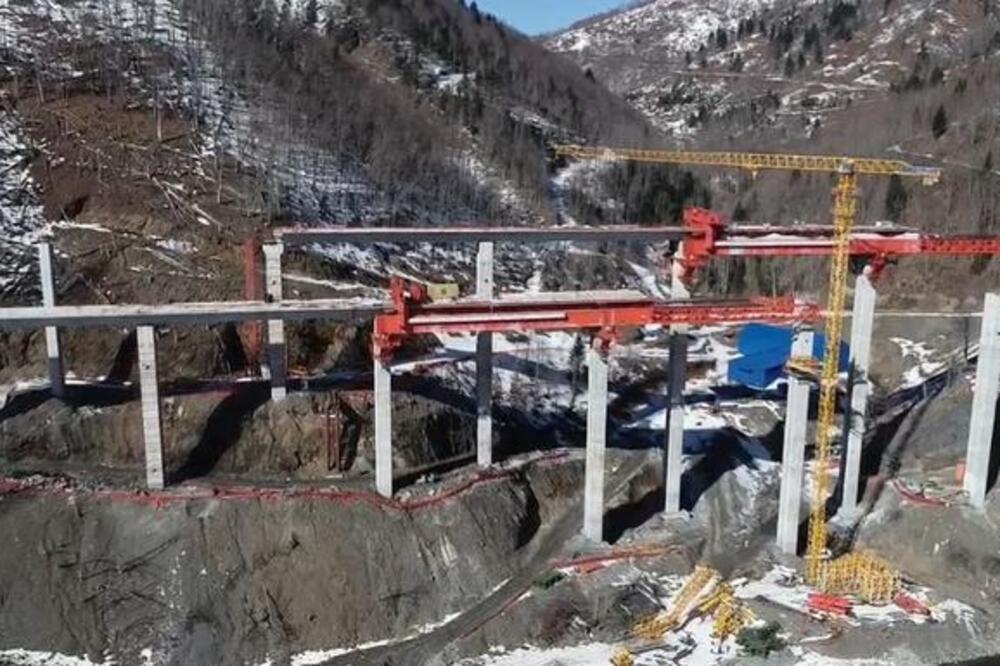 Radovi na prvoj dionici autoputa Bar-Boljare, Foto: TV Vijesti