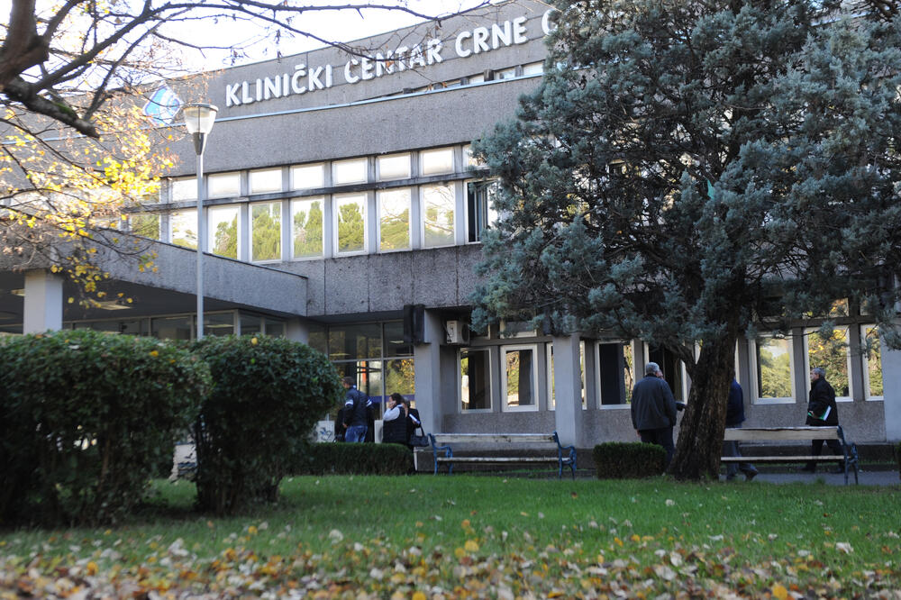 Proizvođač kasnio sa isporukom, bez lijeka desetak dana - Klinički centar, Foto: Savo Prelević