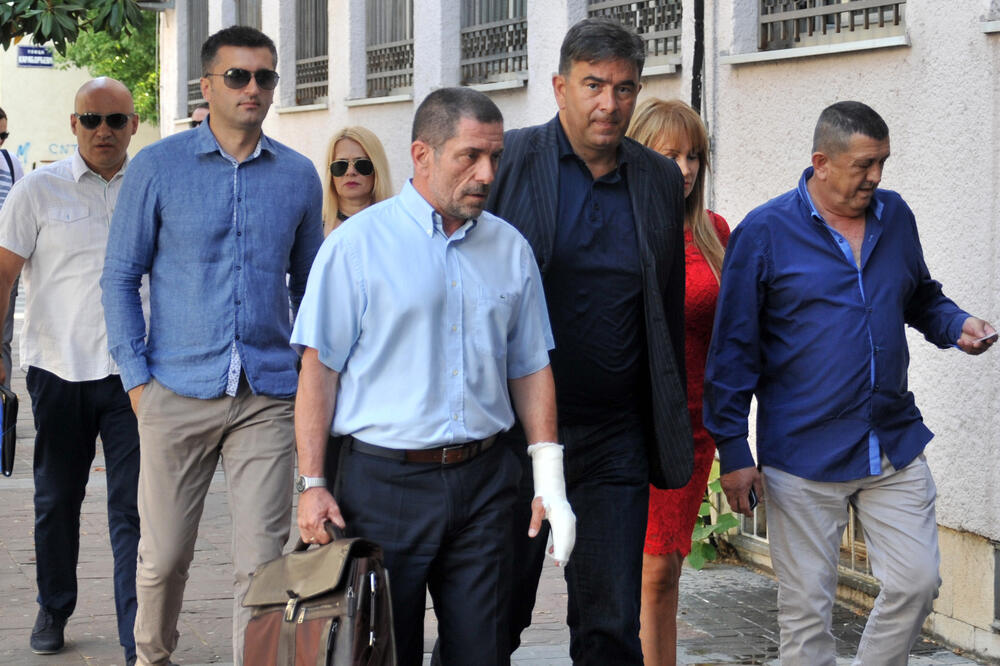 Dio optuženih ispred Višeg suda (arhiva), Foto: Savo Prelević