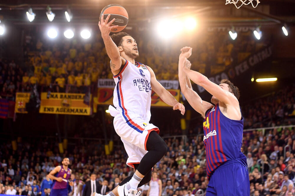 Larkin, Foto: Twitter