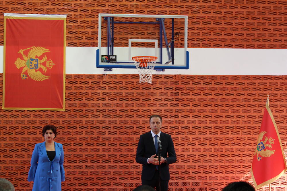 Nadaju se da će iz sale gimnazije u Tuzima izaći šampioni, Foto: Mps.gov.me