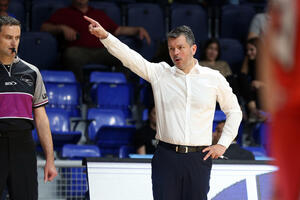 Mijović: U prvom poluvremenu smo nestvarno dobro šutirali za tri...