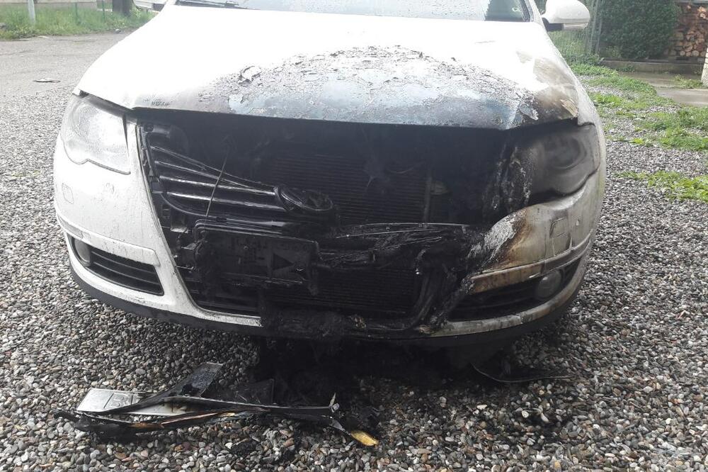 Zapaljeni automobil, Foto: Privatna arhiva