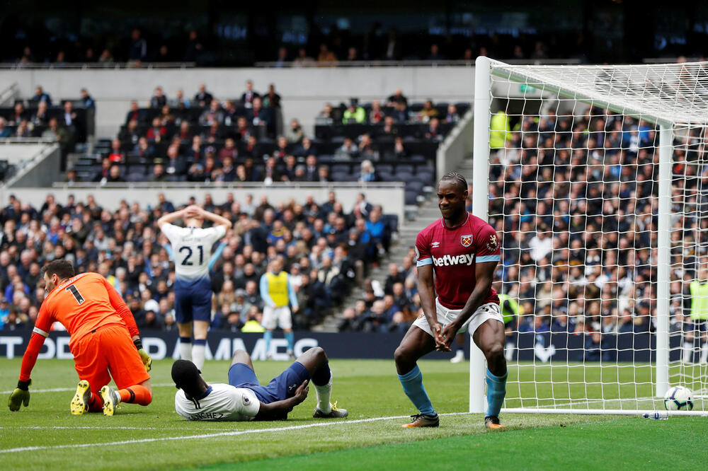 Antonio slavi gol protiv Totenhema, Foto: Reuters