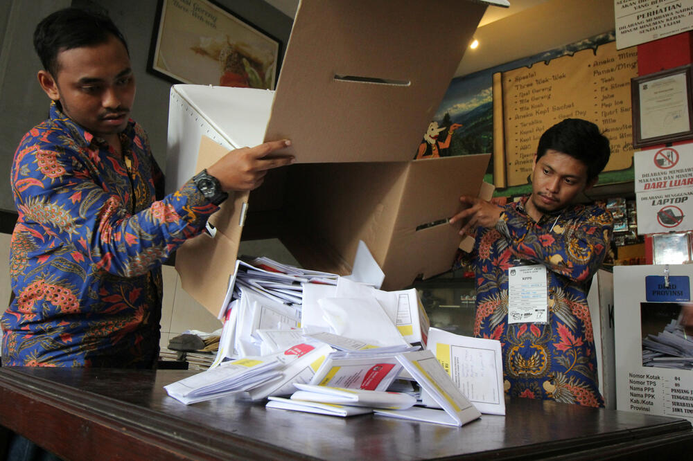 Sa glasačkog mjesta u Indoneziji, Foto: Reuters