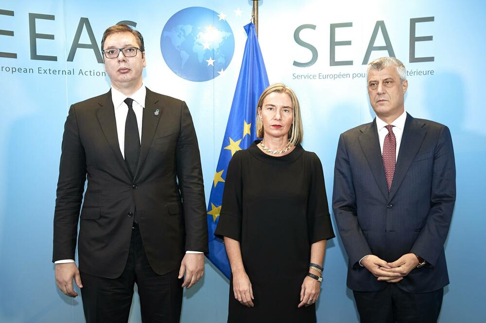 Aleksandar Vučić, Federika Mogerini i Hašim Tači prilikom jednog od ranijih susreta u Briselu, Foto: BETAPHOTO