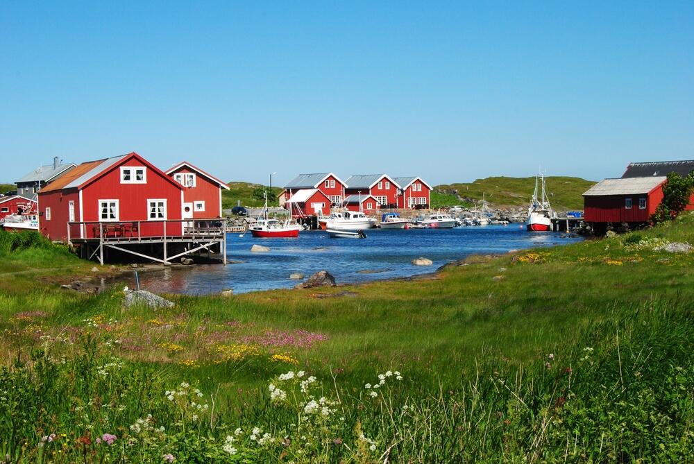 Evropa nudi dovoljno razloga da napustite kontinentalno okruženje: od lava-pećina ostrva Piko do gorućih plaža Pantelerije. Uživajte u morskim prizorima, ribarskim selima i lokalnim poslasticama još uvijek nedovoljno istraženim.