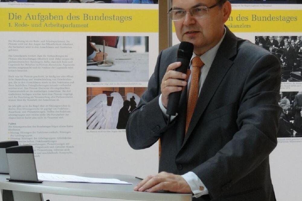 Treba postaviti pitanja o ponašanju pojedinaca u policiji: Šmit, Foto: Kaemmerer/christian-schmidt.de