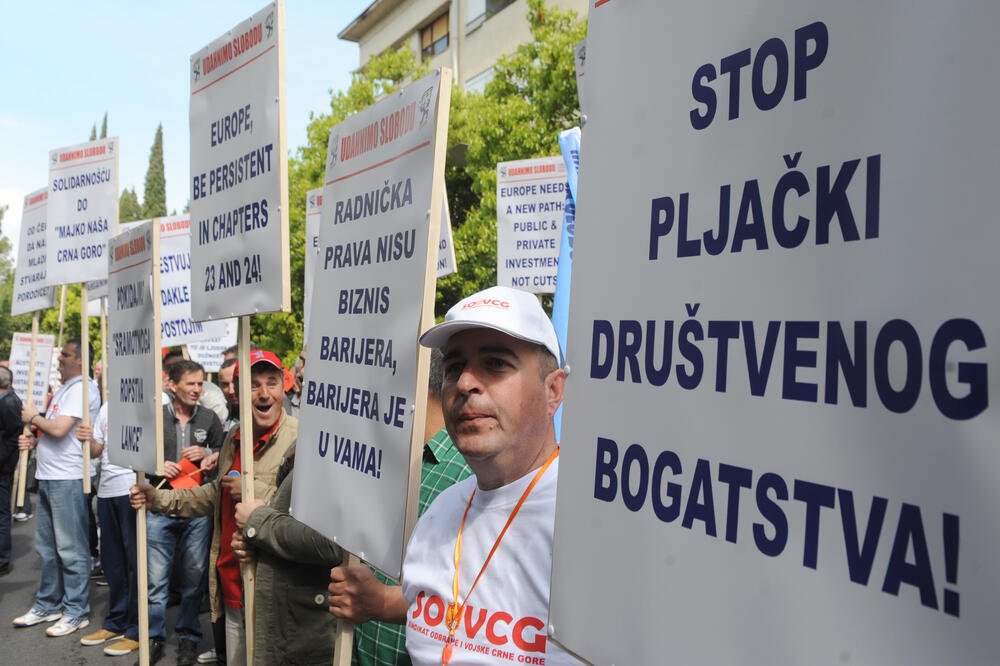Sa jedne od prethodnih Prvomajskih protestnih šetnji, Foto: Savo Prelević