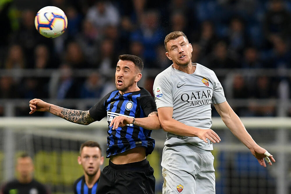 Džeko (desno), Foto: Reuters