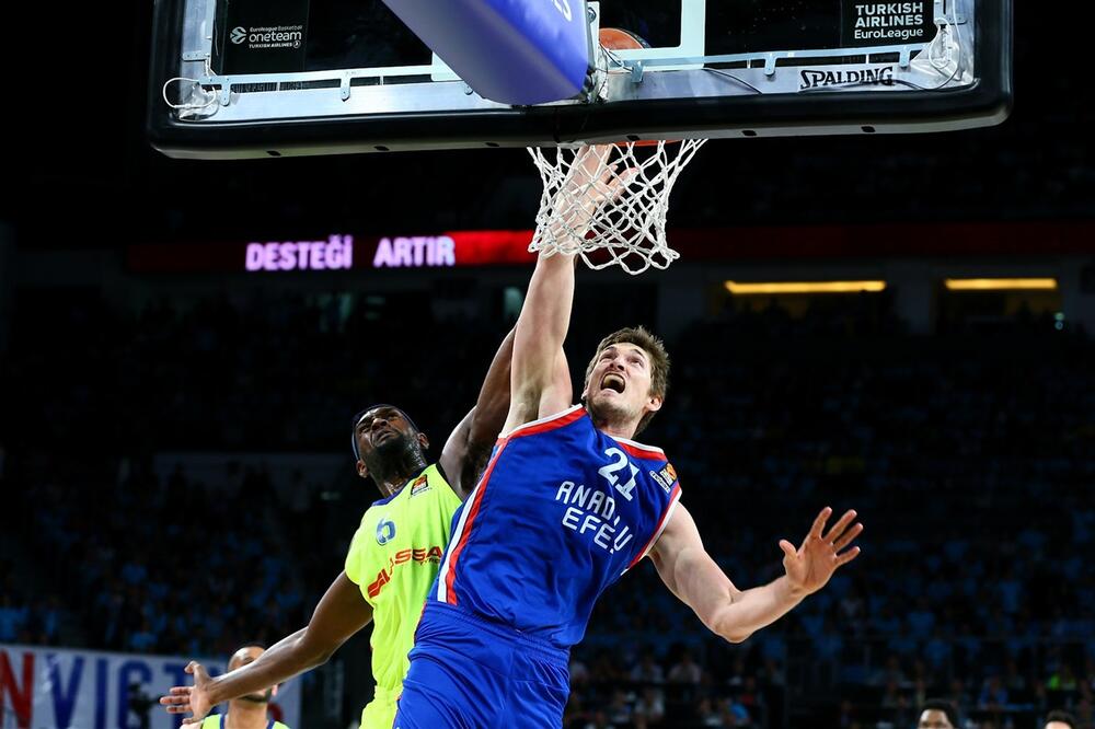 Sa meča Efes - Barselona, Foto: Euroleague