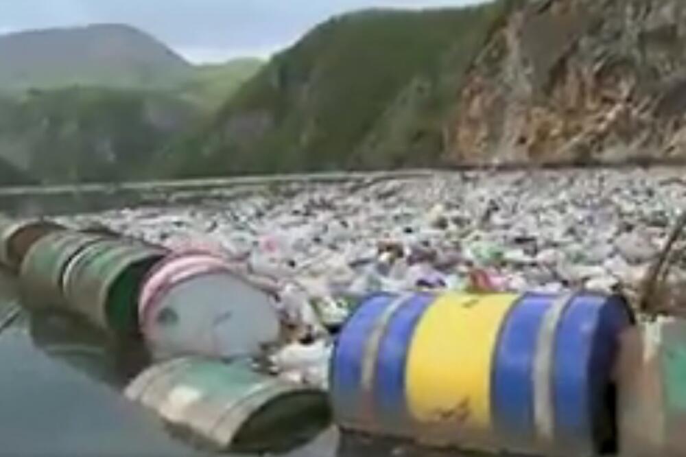 Svake godine se iz rijeke izvuče 800.000 tona smeća, Foto: Vijesti video