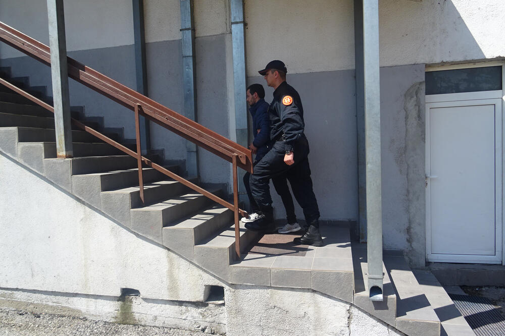 Privođenje Nikole Stjepanovića, Foto: Jadranka Ćetković