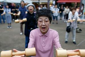 Svijet sada ima "više baba i djedova nego unuka", ali kako će to...