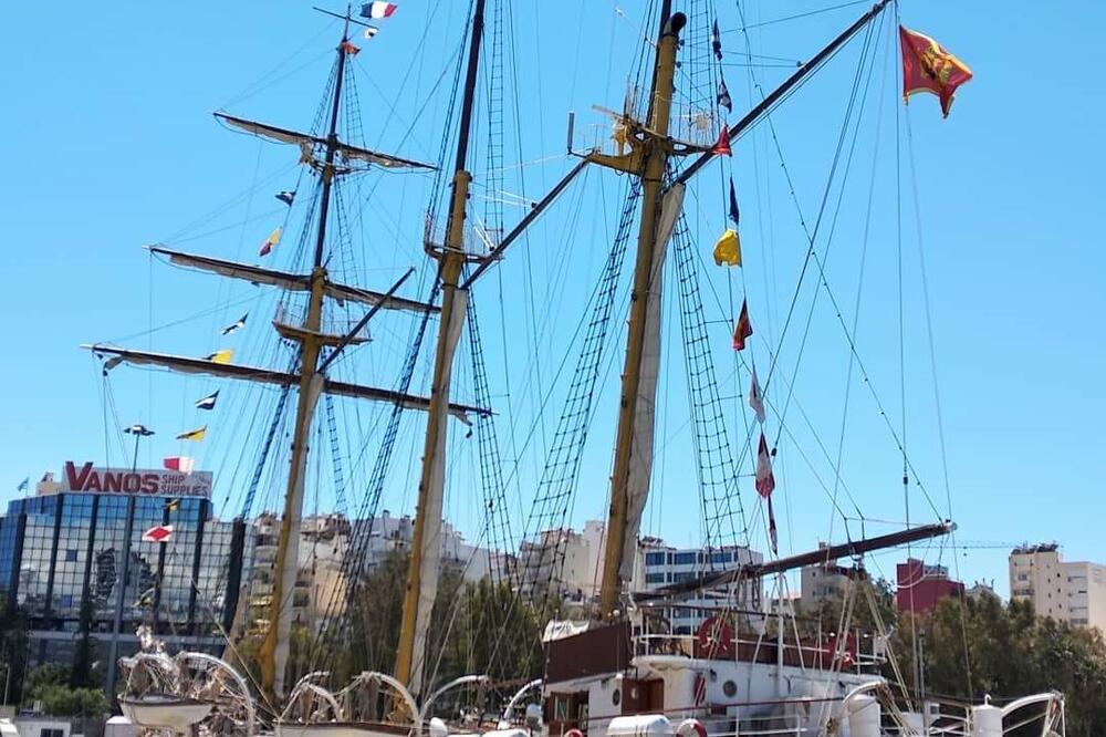 "Jadran" u luci Pirej u Grčkoj, Foto: Privatna arhiva