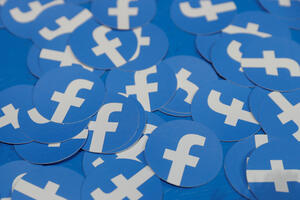 Da li se Fejsbuk pretvara u Fejkbuk?